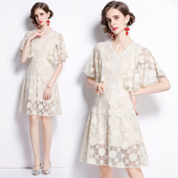 溫柔風氣質收腰顯瘦小個子蕾絲洋裝短版洋氣