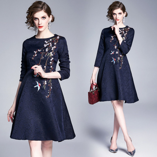 圓領提花刺繡七分袖顯瘦短版A字顯腿長洋裝