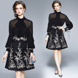 重工蝴蝶結立領襯衫宮廷風刺繡亮片高腰a字裙復古兩件式（內搭裹胸）