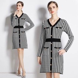 時尚設計感V領長袖洋裝顯瘦減齡通勤法式複古針織裙