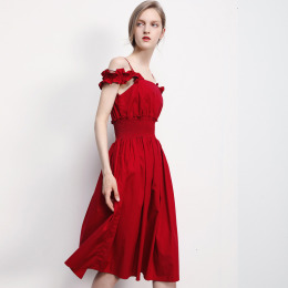 歐美風收腰顯瘦木耳邊露肩洋裝