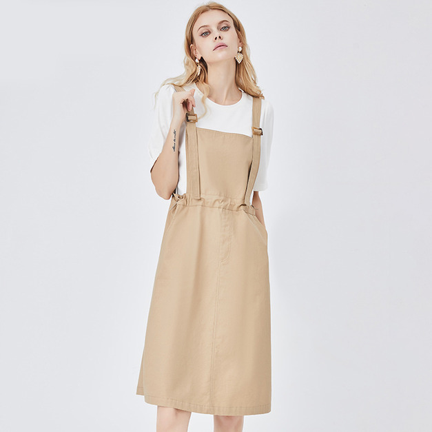 時尚簡約寬鬆套裝短袖T恤搭配背帶裙兩件式