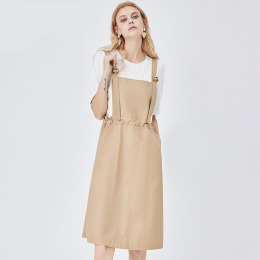 時尚簡約寬鬆套裝短袖T恤搭配背帶裙兩件式