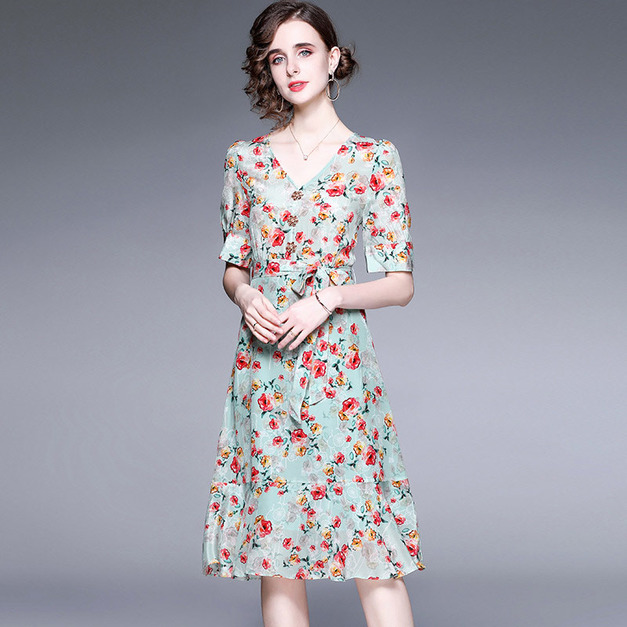 V領碎花法式短袖中長修身繫帶顯瘦氣質洋裝