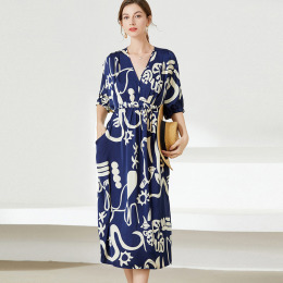 大碼棉花糖女孩遮肚顯瘦V領洋裝時尚氣質中長版裙子