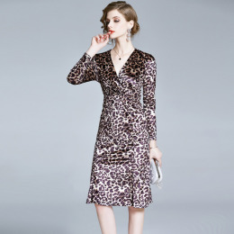 歐美時尚V領長袖洋裝壓褶豹紋印花魚尾裙