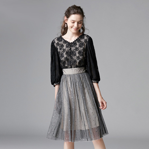 棉花糖女孩歐美時尚v領蕾絲網紗拼接打底洋裝