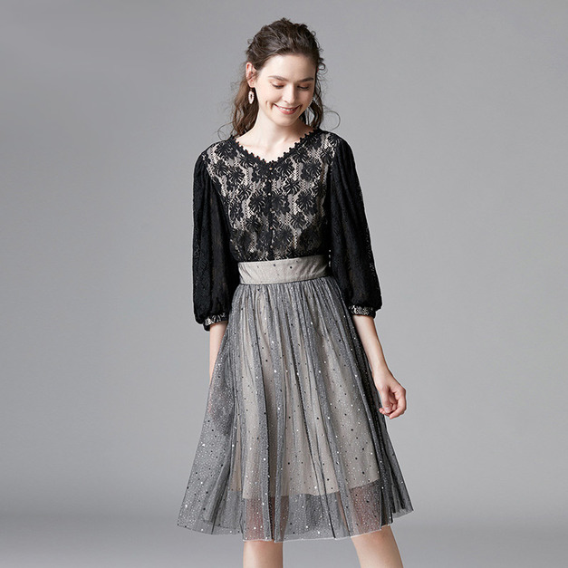 棉花糖女孩歐美時尚v領蕾絲網紗拼接打底洋裝