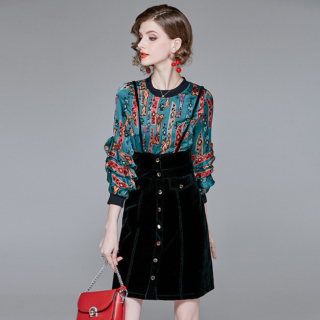 經典兩件式荷葉袖印花上衣+絲絨吊帶裙高腰裙