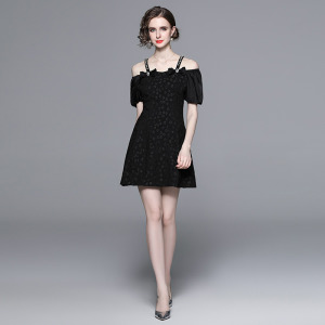 時尚方領蝴蝶結泡泡袖洋裝收腰顯瘦小黑裙