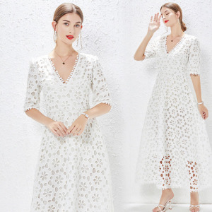 氣質長裙v領短袖收腰鏤空素色大擺洋裝