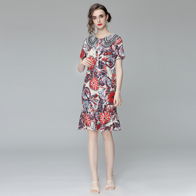 宮廷風魚尾裙娃娃領寬鬆遮肚子碎花洋裝