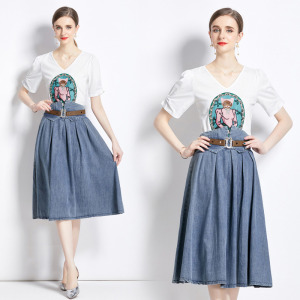 歐洲V領T恤上衣+牛仔顯瘦高腰氣質傘裙兩件式裝