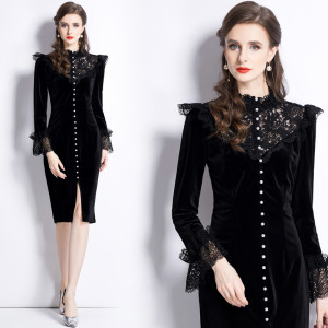 時尚復古珍珠扣水溶花拼接絲絨洋裝有裡布