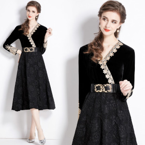 赫本風絲絨高級感收腰顯瘦拼接黑裙子