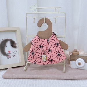 牧草圓又圓 | 老奶奶手作牽繩衣 ─ 主角妹妹 金運吊飾 (附牽繩)