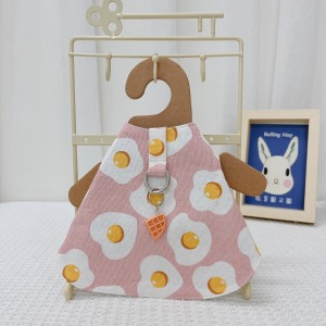 牧草圓又圓 | 老奶奶手作牽繩衣 ─ 鬆餅夾蛋(粉) (附牽繩)