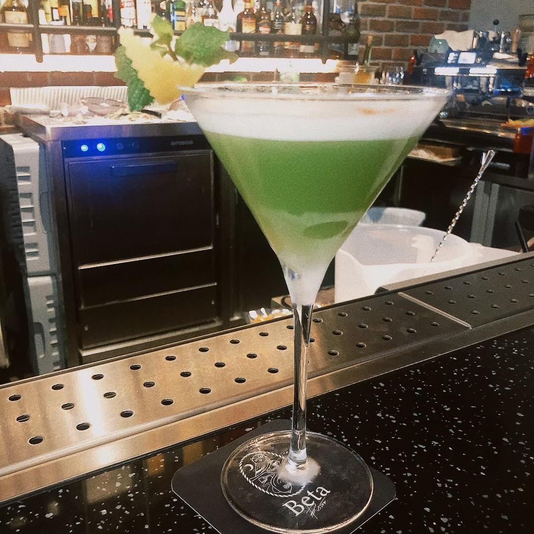 調酒蜜蜂的天靈蓋