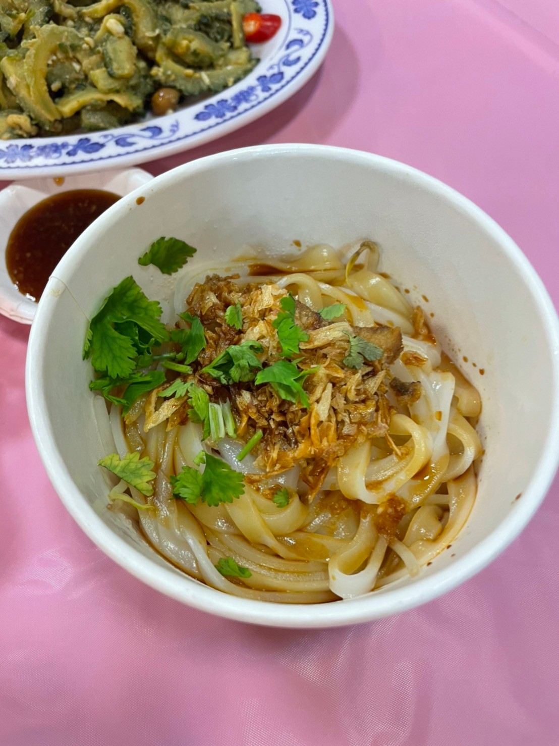 萬巒豬腳海鴻黃麵