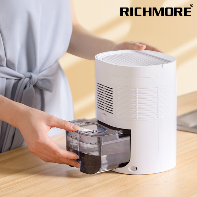 【限時特惠】RICHMORE 輕巧手提除濕小精靈（送RIMO電擊式捕蚊燈）