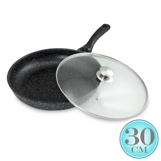 【NANO】熱感應重力鑄造不沾平底鍋30cm-黑色  AKA-005