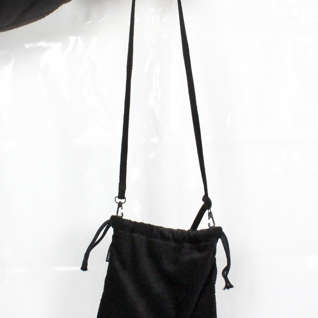 燈心絨束口斜背包 - 黑色