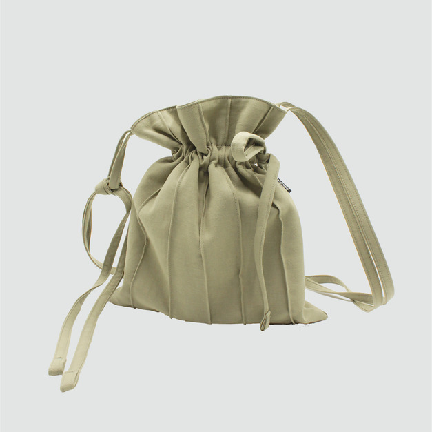 細壓褶綁帶斜背包-苔綠色