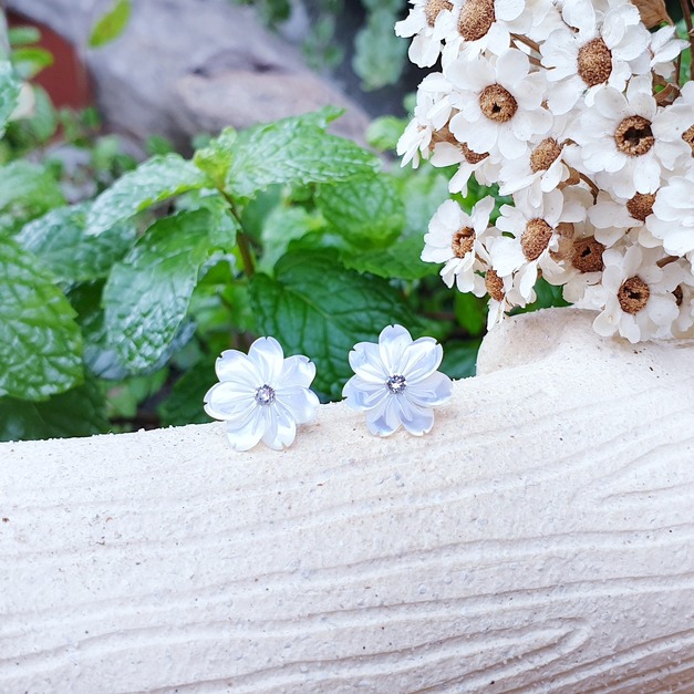 ｜蝶貝貝雕｜七辦花耳針/耳夾