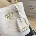 PRADA 毛絨水桶包_7