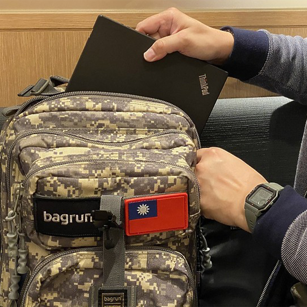 外出最佳機能背包 bagrun 二代都會玩家軍事風格瞬開後背包 暮色迷彩