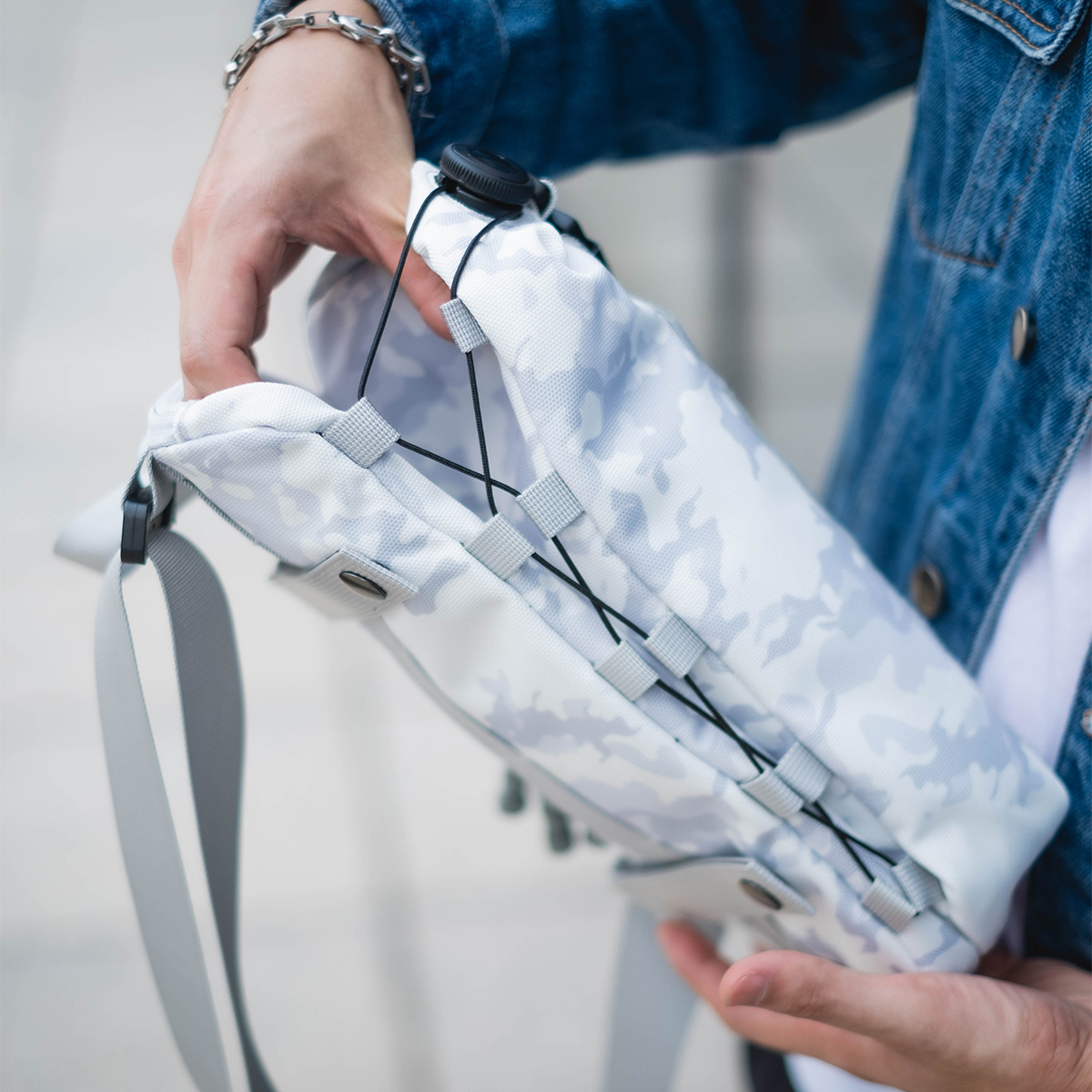 送給男生的禮物全攻略，城市快取斜背胸包