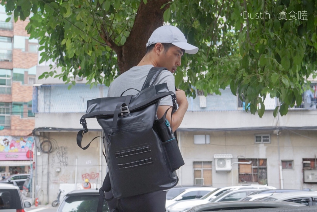 Dustinの貪食嗑｜bagrun機能背包__開箱必買三大理由！