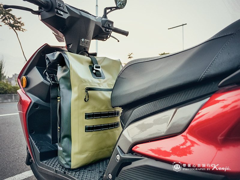 氣彈系列巔峰防水背包