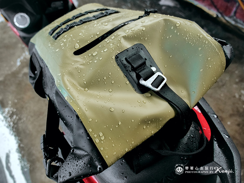 氣彈系列巔峰防水背包