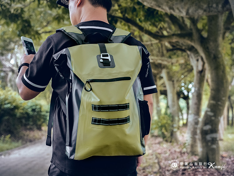 氣彈系列巔峰防水背包