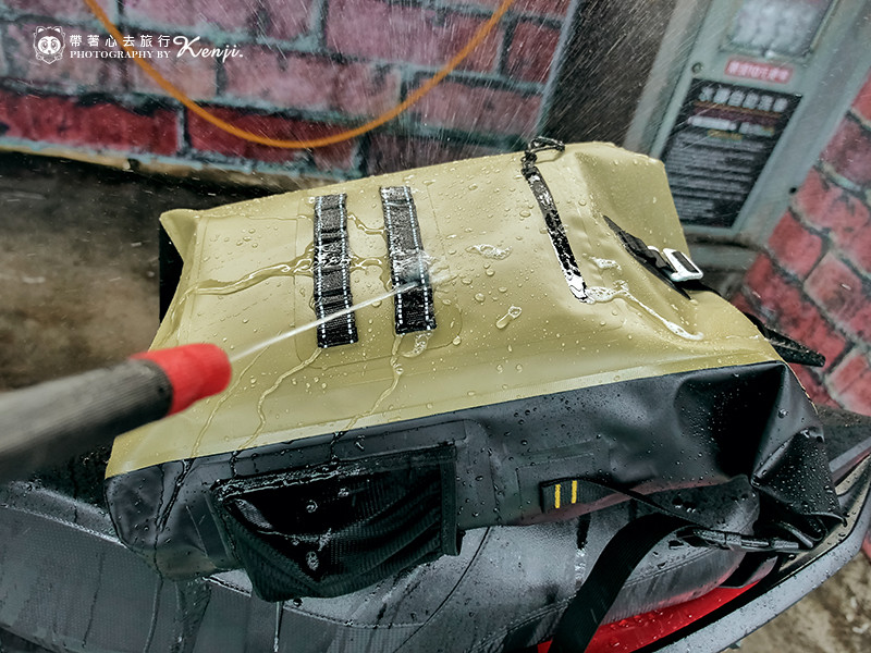 氣彈系列巔峰防水背包