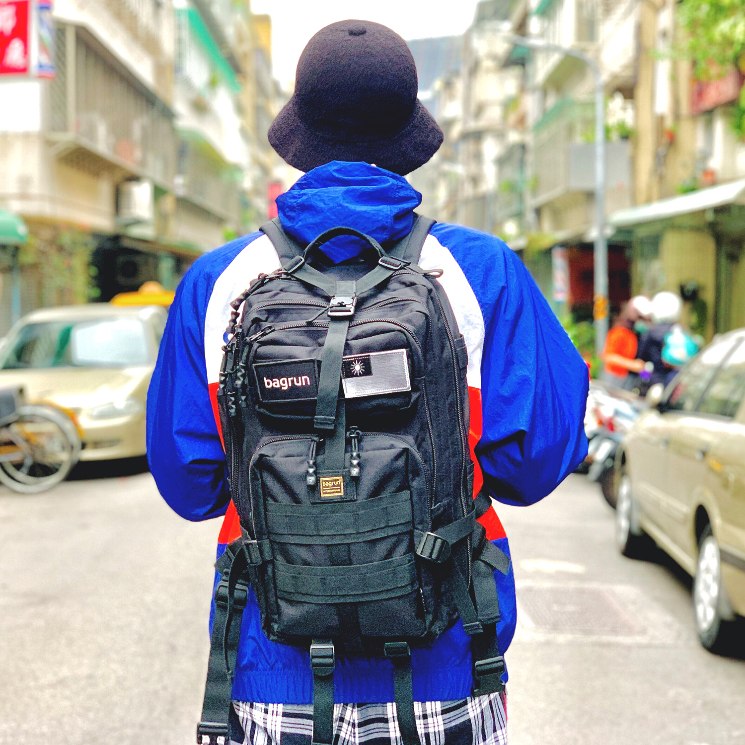 該怎麼選擇軍事戰術背包？bagrun二代都會玩家軍事風格瞬開後背包