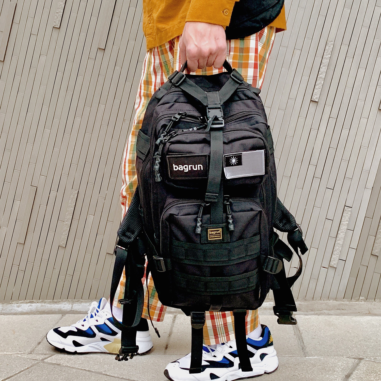 該怎麼選擇軍事戰術背包？bagrun二代都會玩家軍事風格瞬開後背包使用cordura高品質面料