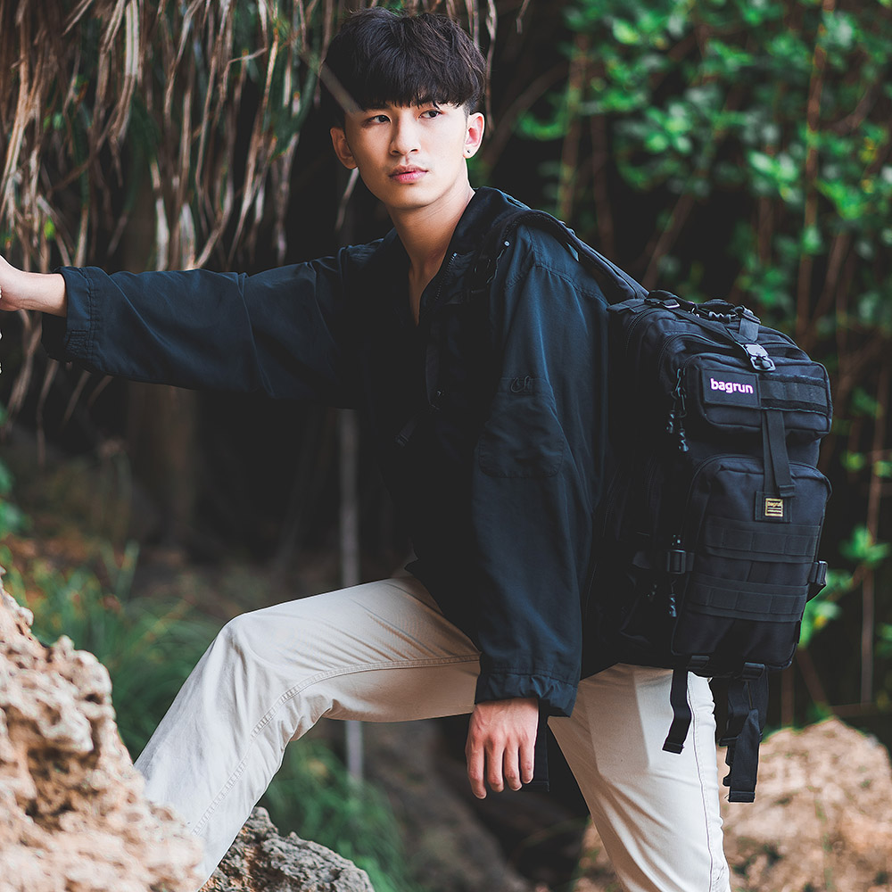 二代都會玩家軍事風格瞬開後背包，與一代包款有哪些差別？