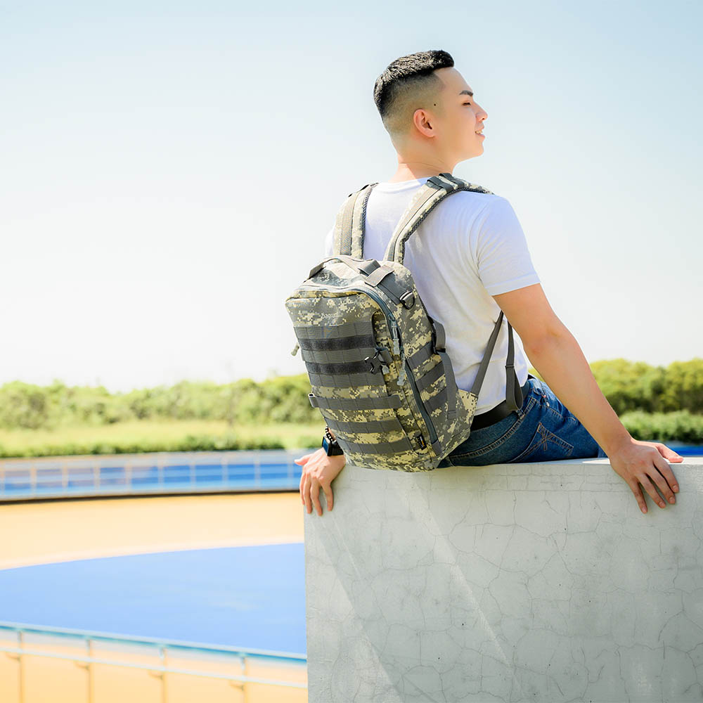地表最強軍規筆電後背包：全日玩家軍事風格後背包