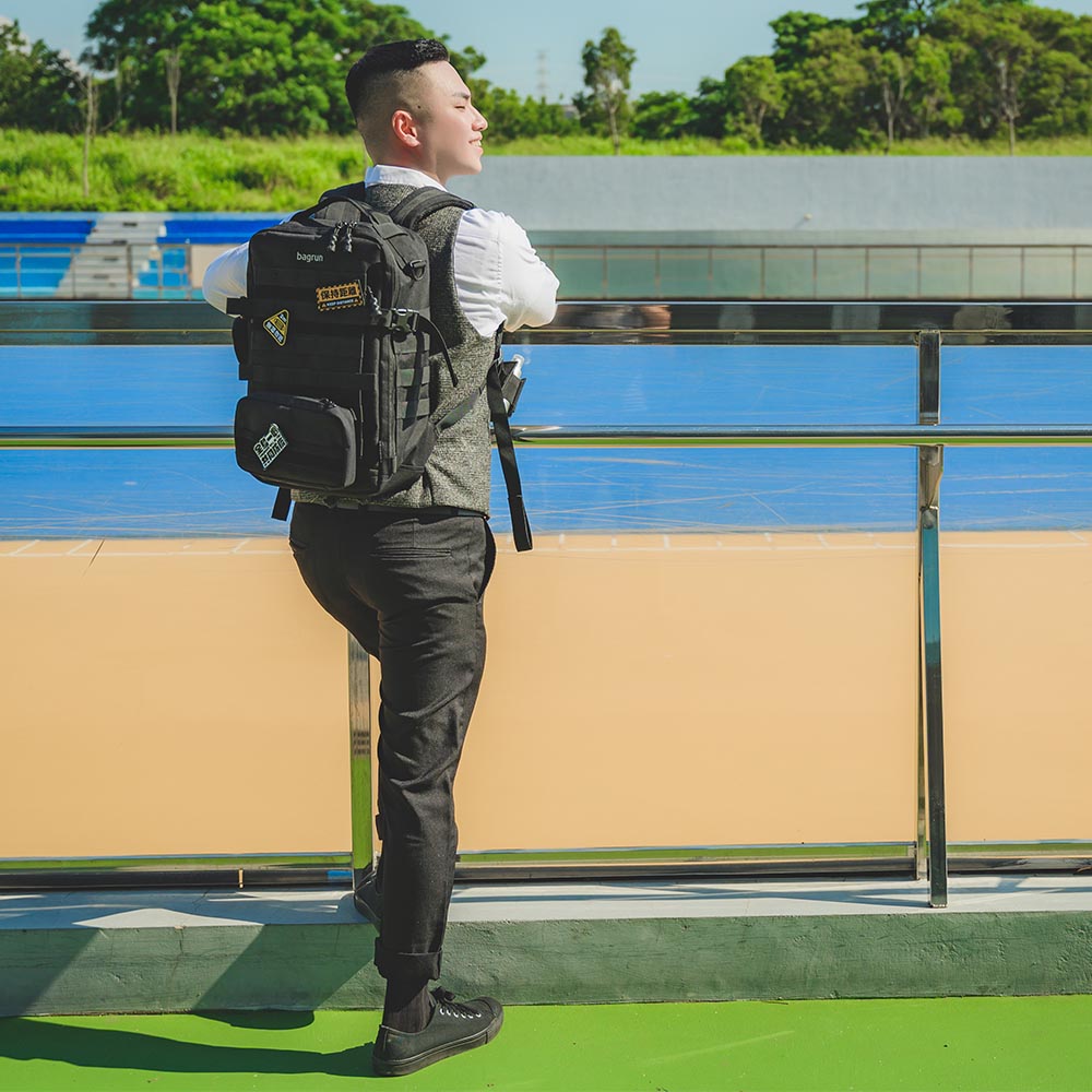 地表最強軍規筆電後背包：全日玩家軍事風格後背包