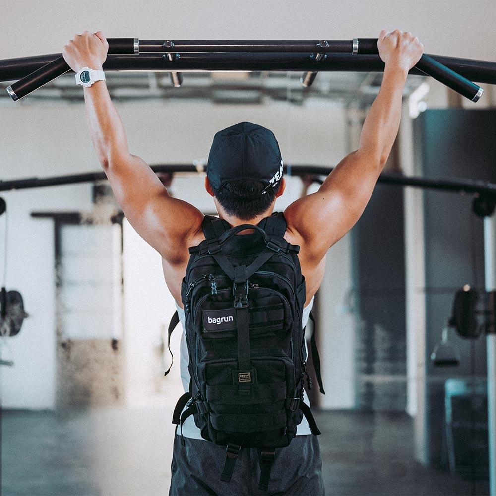 健身背包怎麼選？二代都會玩家軍事風格瞬開後背包