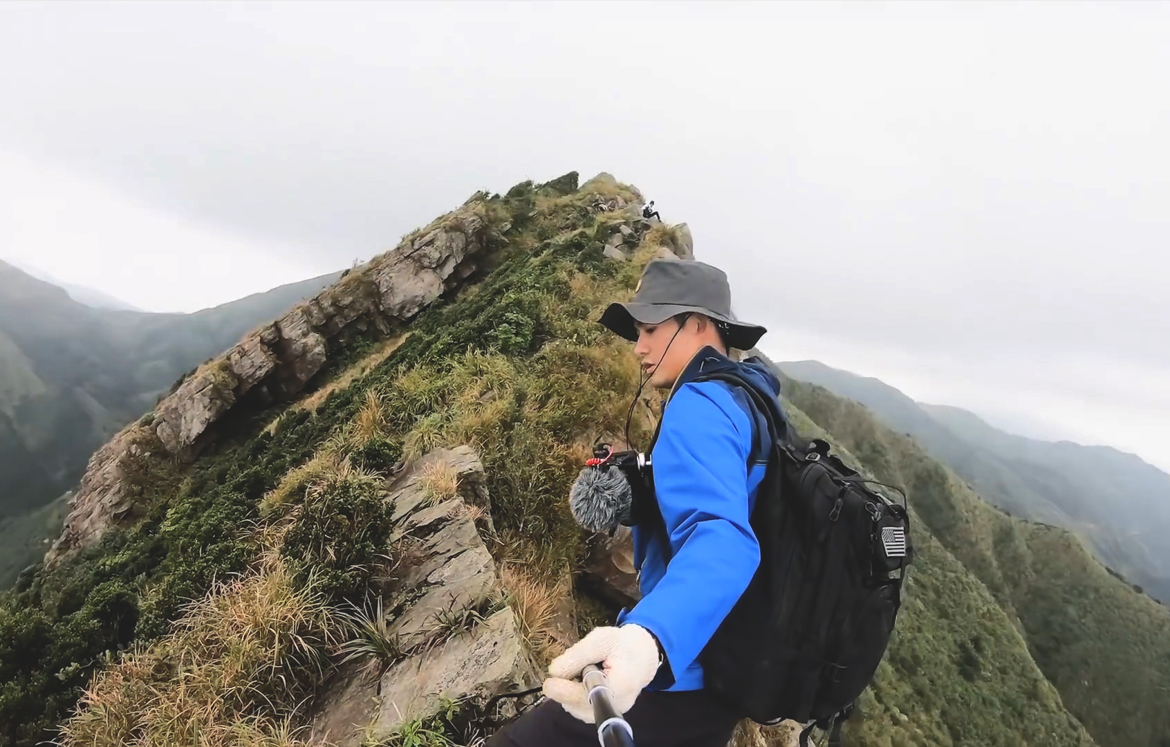 I’m Possible! / Youtuber 圓糖揹著都會玩家軍事風格後背包攻頂劍龍稜