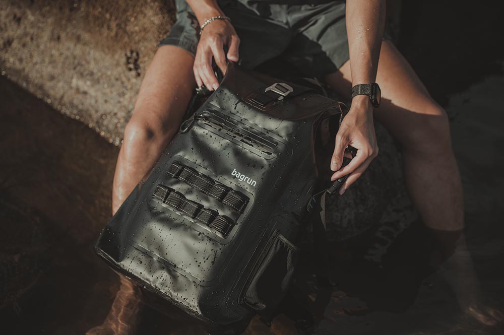 三代巔峰防水後背包