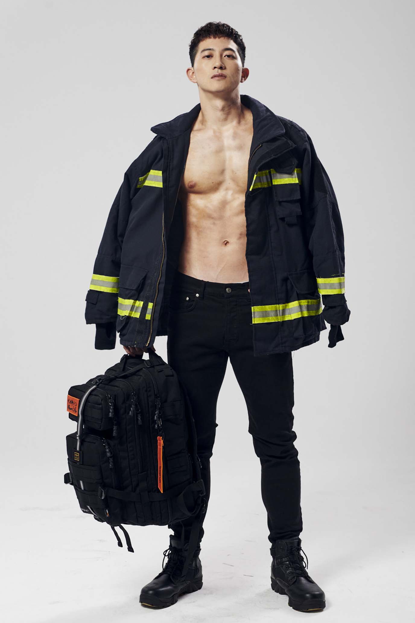 火神的眼淚 聯名版二代軍事風格瞬開後背包 L Bagrun 機能背包