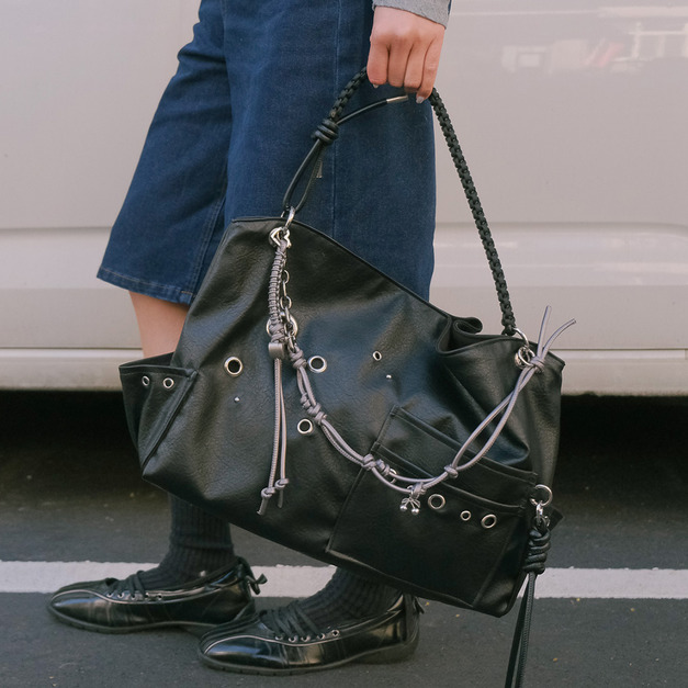 The Corner Bag 繩索造型街角包 （紋理黑）