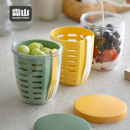 【日本霜山】雙層瀝水密封保鮮杯/水果沙拉杯(附叉子)-600ml-多色可選