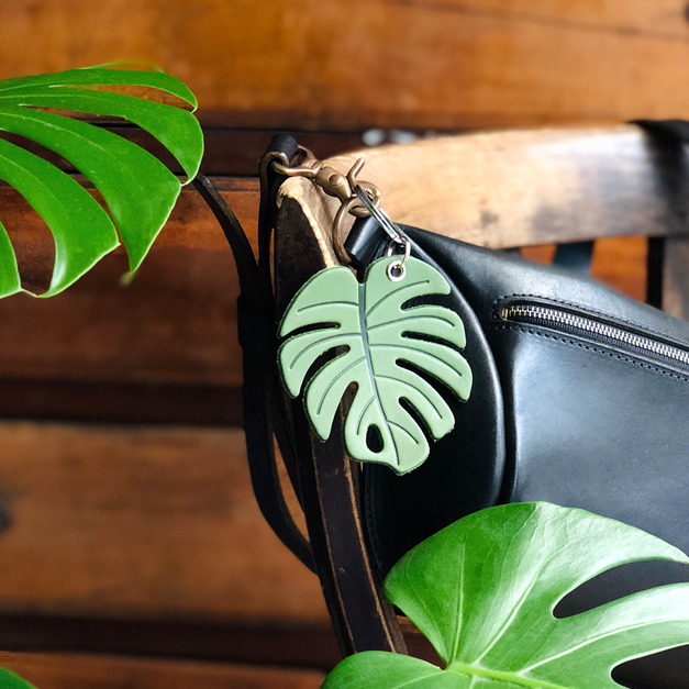 龜背芋 手工真皮鑰匙圈/包包吊飾 (英文刻字/禮盒包裝)