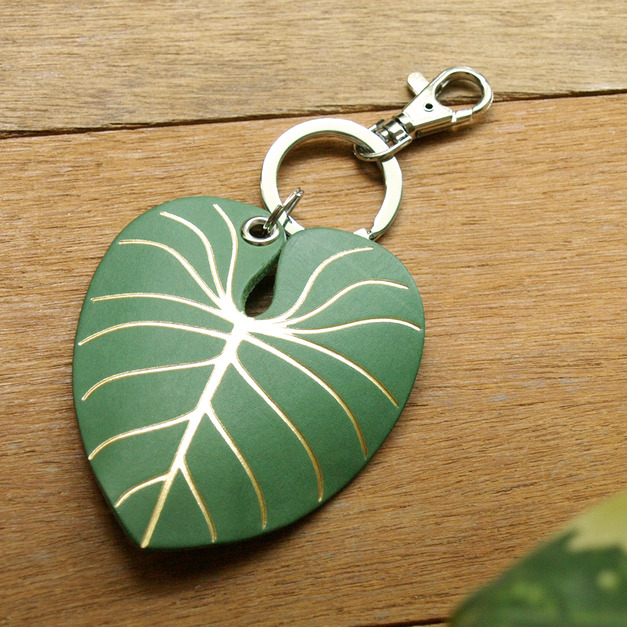 錦緞蔓綠絨 觀葉植物手工真皮鑰匙圈/包包吊飾 (英文刻字/禮盒包裝)