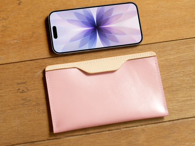 iPhone 17 / Air - Pearl Pink 真皮手機保護套/存摺套 (英文刻印/禮物包裝)